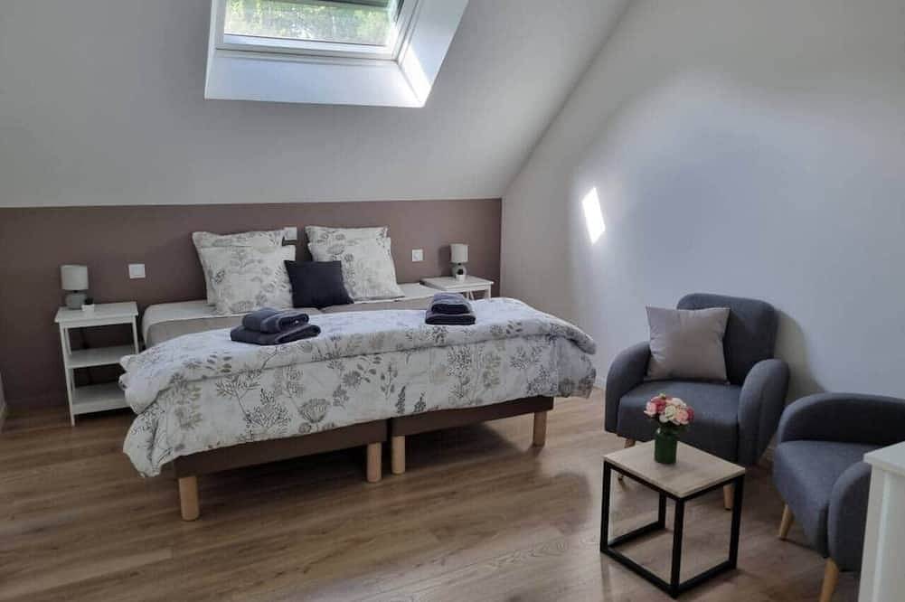 Appartement entier, Studio S3 - Piscine & Parc , 100m Cadre Noir in Saumur, Vallée de la Loire