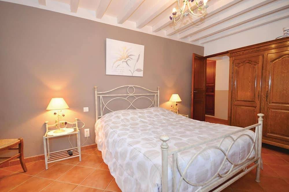 Amazing home in St Martin De castillon in Saint-Martin-de-Castillon, Parc naturel régional du Luberon