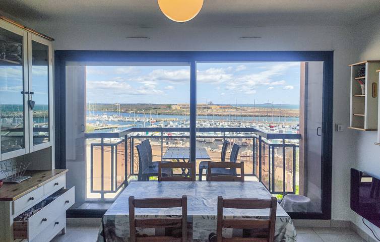Appartement de vacances entier, Appartement confortable en bord de mer avec terrasse, à proximité des restaurants et du littoral in Valras-Plage, Côte d'Améthyste