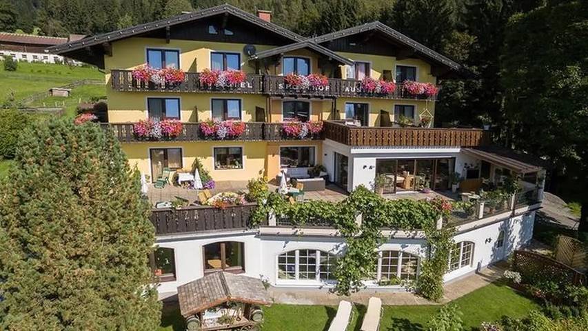 Hôtel pour 3 personnes, avec sauna et balcon ainsi que jardin et jacuzzi