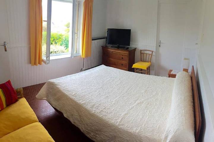 Location de vacances pour 2 personnes, avec jardin à Plomodiern - 2