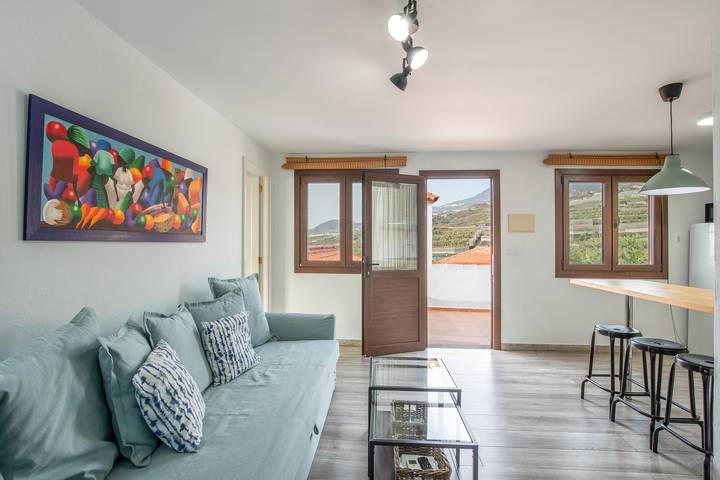 Entire apartment, Apartment 'Casita La Finca I' with Sea View, Wi-Fi, and Air Conditioning in Breña Baja, La Palma South