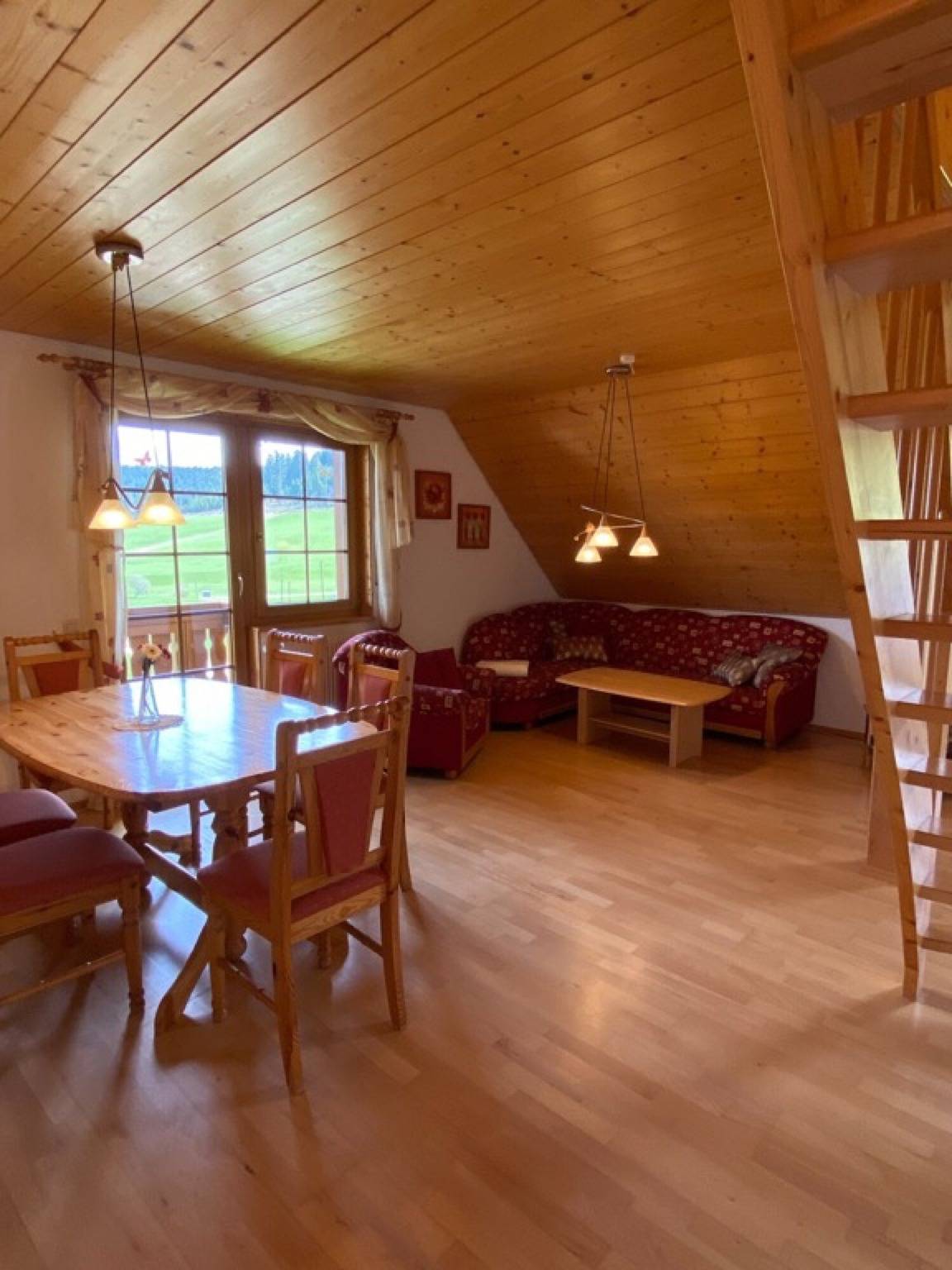 Entire apartment, Holiday Apartment 'Untertalblick' with Shared Garden and Balcony, Farm Stay in Schollach (Eisenbach), Eisenbach