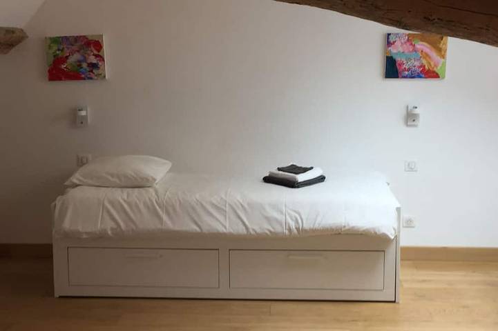 Location de vacances pour 10 personnes, avec sauna ainsi que jardin et jacuzzi à Saint-Martin-de-Gurson - 2