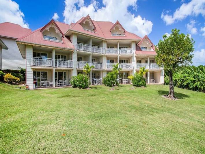 Gîte pour 3 personnes, avec piscine à Rivière-Salée