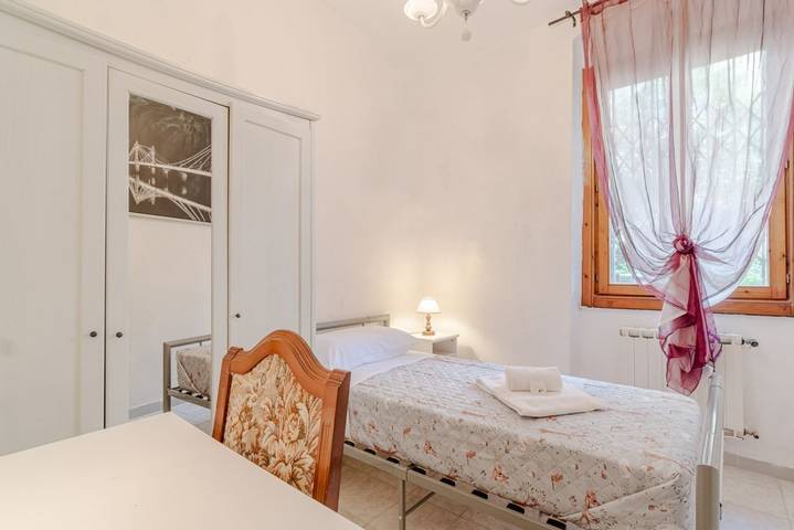 Appartement entier, Appartement de vacances pour 2 personnes avec balcon/terrasse in Gênes (Ville), Gênes