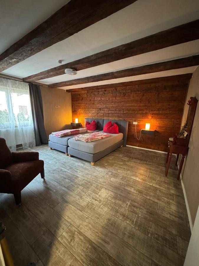 Ganze Wohnung, 2 bedroom Apartment in wine region, M Thurgau in Ipsheim, Steigerwald