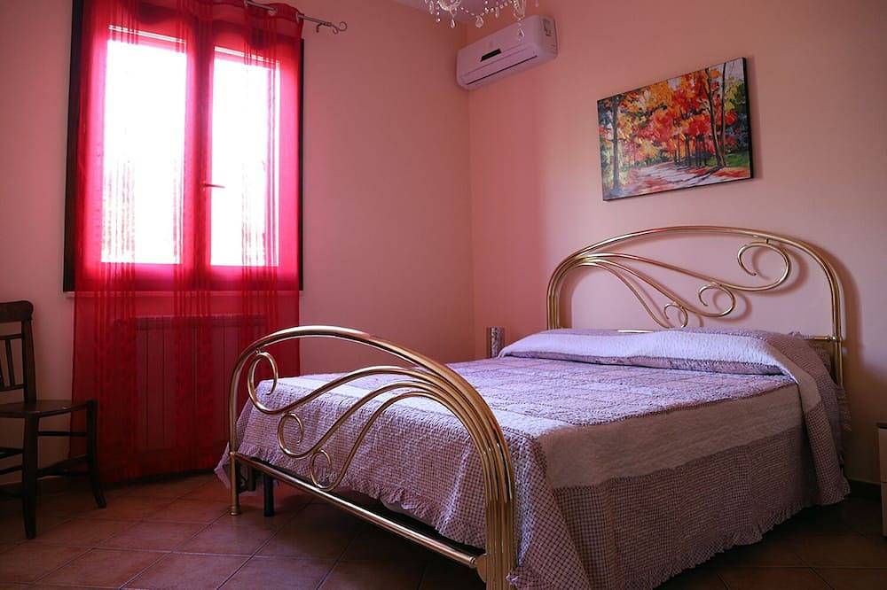 Lucy's Cottage Holidays in Terrasini, Palermo Province