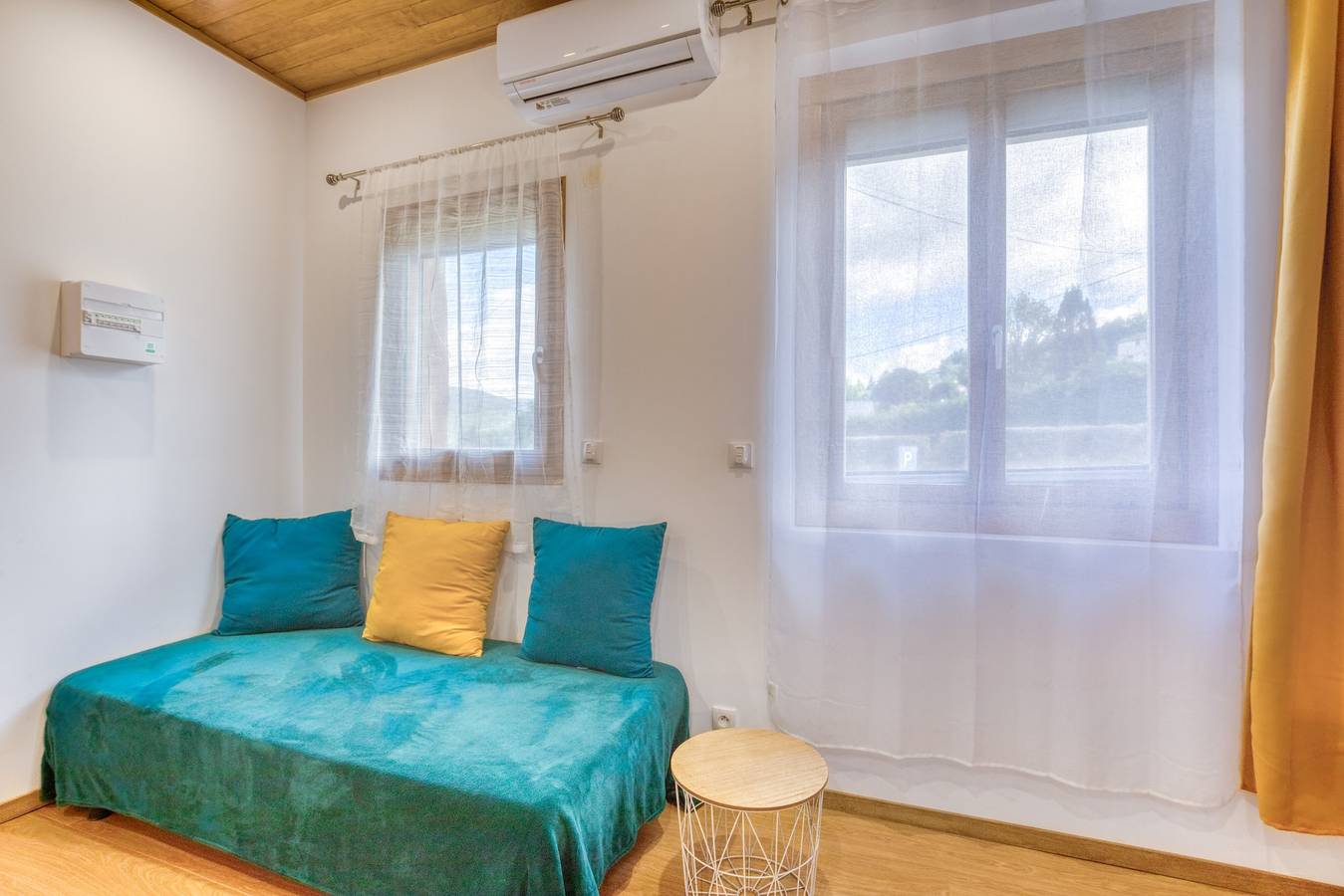 Apartamento entero, Casa de huéspedes 'Les Tables Aux Vaches' con terraza privada, Wi-Fi y aire acondicionado in La Salvetat-sur-Agout, Region de Béziers