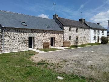 Gîte pour 2 personnes, avec jardin et terrasse, animaux acceptés à Plomodiern