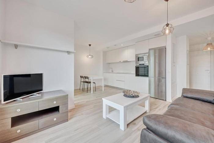 Ferienwohnung für 4 Personen, mit Pool und Balkon sowie Ausblick und Garten - 1