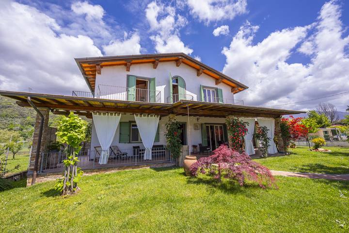 Villa per 5 persone, con terrazza, adatto a famiglie con bambini a Pietrasanta