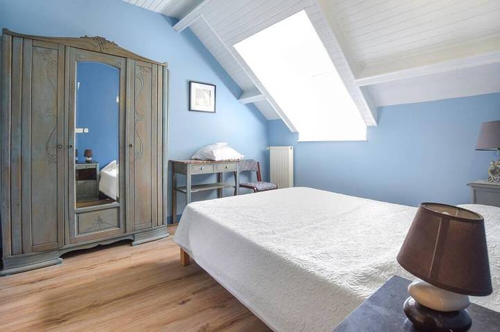 Location de vacances pour 6 personnes, avec jardin à La Chapelle-Urée - 4