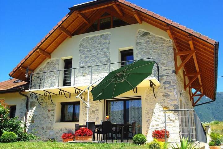Location de vacances pour 6 personnes, avec Balcon ainsi que Terrasse et Jardin à Myans