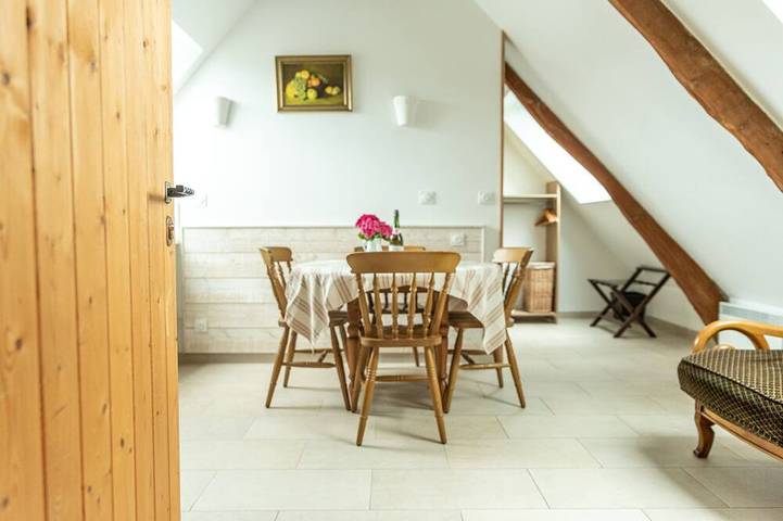 Gîte pour 3 personnes, avec jardin et terrasse à Meuvaines