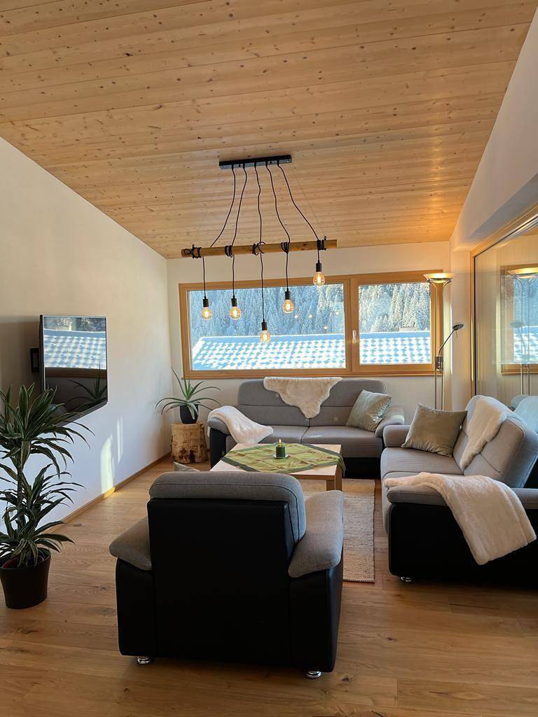 Ganze Ferienwohnung, Appartement/Fewo, Dusche, Wc, 2 Schlafräume in Sankt Gallenkirch, Verwall