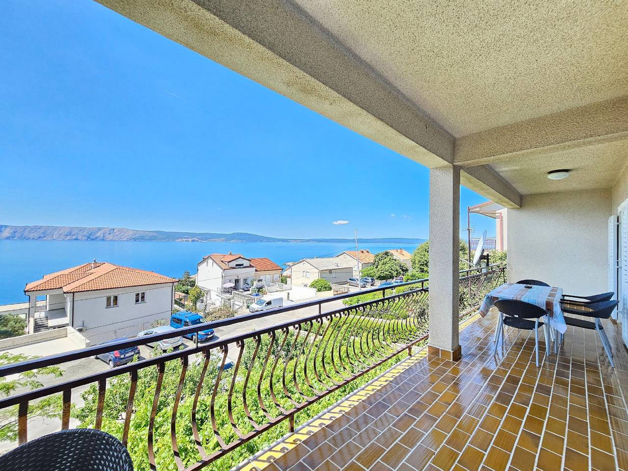 Ganze Ferienwohnung, Wohnung für 7 Personen mit Terrasse und Meerblick in Novi Vinodolski, Primorje-Gorski Kotar