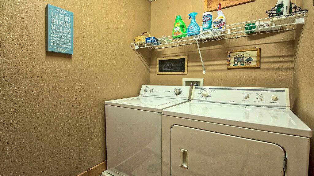 Log Cabin for 8 Guests in Blue Ridge Parkway, Maggie Valley