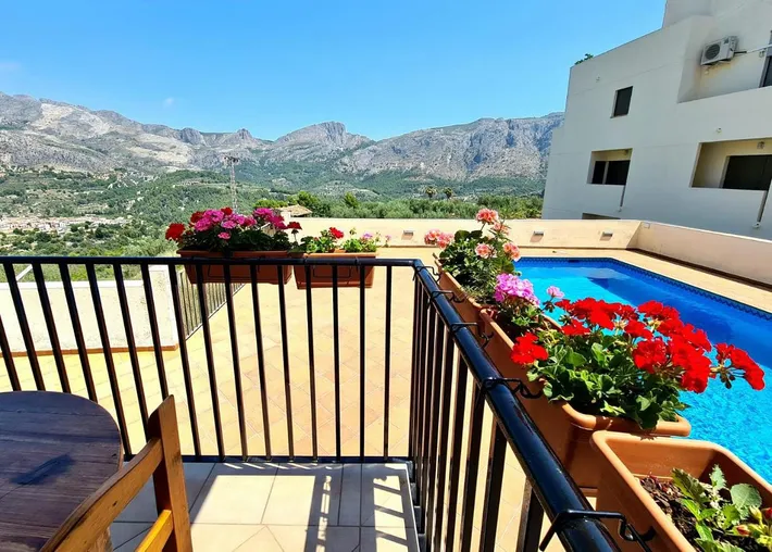Ferienwohnung für 5 Personen, mit Ausblick und Pool sowie Terrasse - 1