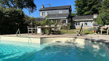 Gîte pour 8 personnes, avec jardin ainsi que piscine et terrasse à Tourgéville