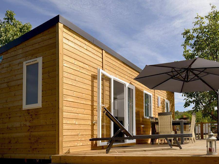 Flower Camping Les Ondines - Mobilhome 4 personnes - Mobil-Home Bois Confort 30m² 2 chambres + terrasse semi-couverte + Tv + Clim 4 pers. in Souillac, Lot