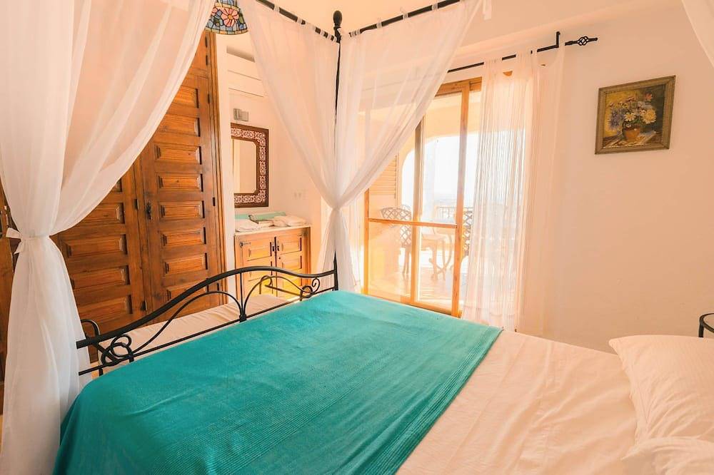 Breizas Maison Côtière 6 Pers avec Piscine Vue Océan, Breizas House with Private Pool in Alcalà de Xivert, Costa del Azahar