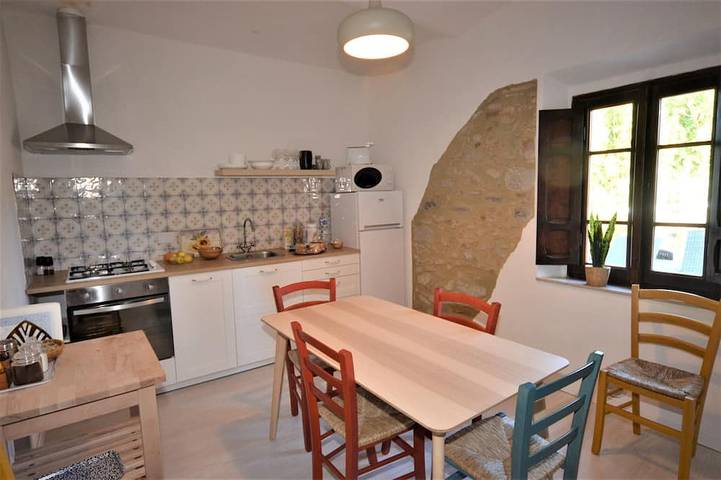 Ferienhaus für 6 Personen, mit Garten und Pool sowie Terrasse