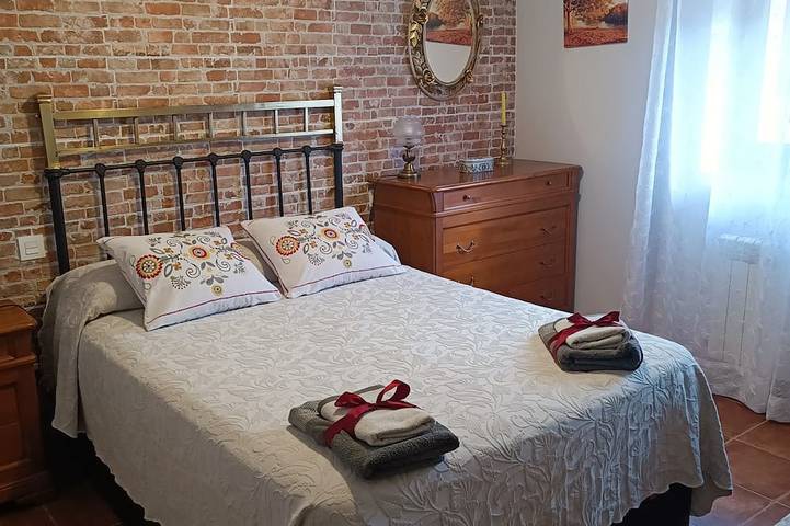 Gîte pour 5 personnes, avec Terrasse et Jardin à Tordesillas