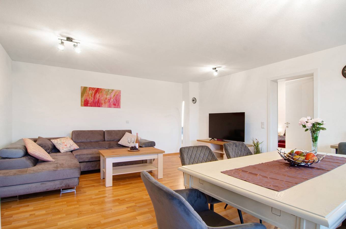 Ganze Wohnung, Ferienwohnung "Plätzchen im Grünen" mit privater Terrasse und Wlan in Owingen, Region Bodensee-Oberschwaben