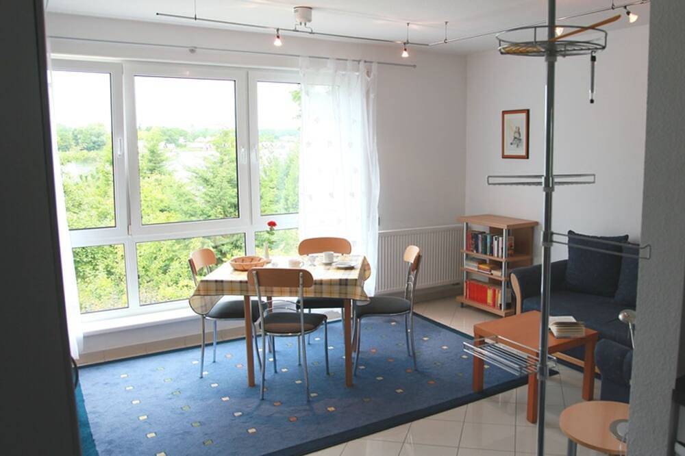 Ganze Wohnung, Ferienwohnung am Mirower See (ohne Balkon) rechts Whg.3 - Ferienwohnungen am See in Mirow, Mecklenburg-Strelitz