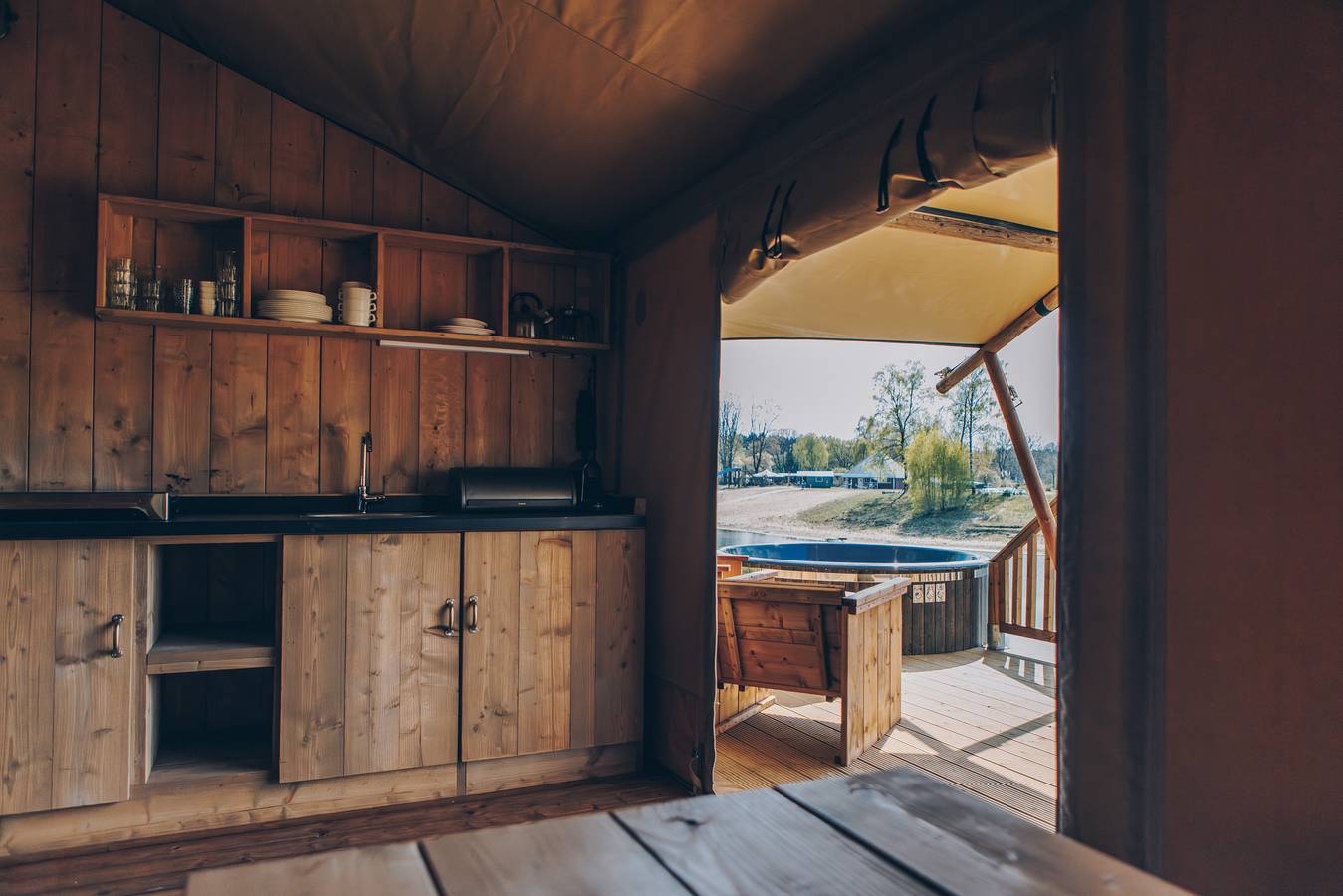 Wb Resort Gmbh — Glamfield Lodge Premium mit Hot Tub | 6 Pers. in Wilsum, Landkreis Grafschaft Bentheim