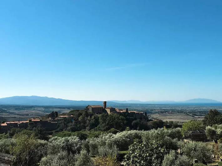 Casa vacanza per 12 persone, con giardino e piscina a Casale Marittimo