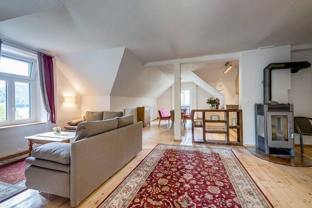 Ganze Wohnung, Großzügig gestaltetes, helles Appartement (110qm) mit Balkon inklusive Seeblick in Sankt Sebastian, Mostviertel Region