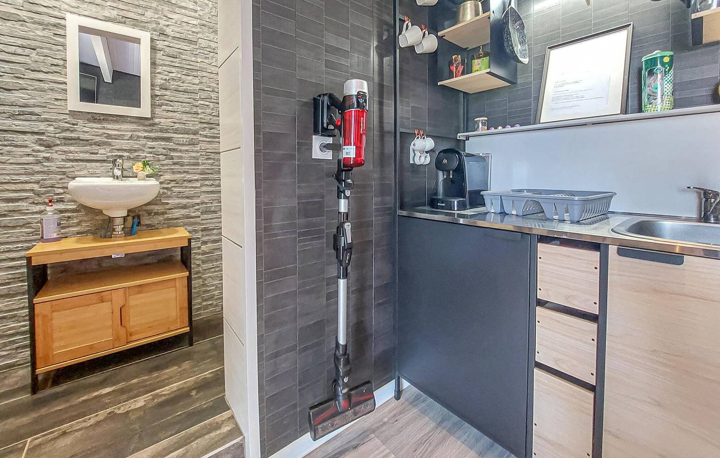 Appartement confortable avec piscine et jardin, à 2 km du centre-ville de Fougueyrolles in Saint-Antoine-de-Breuilh, Périgord Pourpre