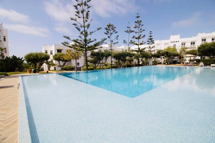 Appartement de vacances pour 3 personnes, avec piscine ainsi que vue et jardin