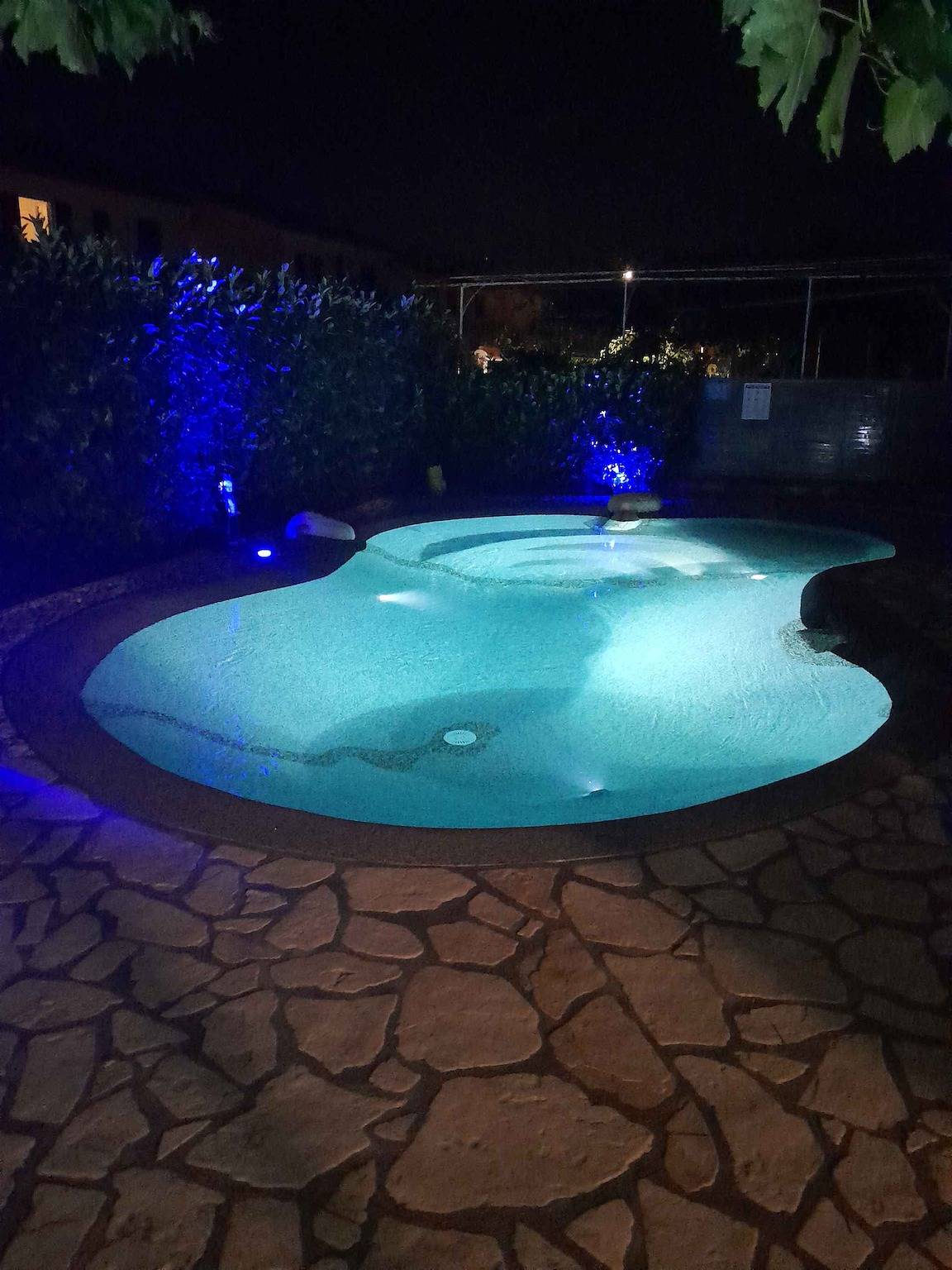 Ganze Ferienwohnung, Ferienwohnung mit Klimaanlage und Pool (chlorfreie Elektrolyse) exklusive nur für dieses Apartment in Valbandon, Südküste Istrien