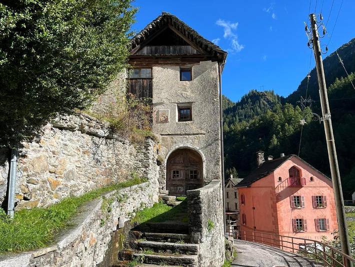 Chalet für 5 Personen, mit Terrasse und Garten im Tessin