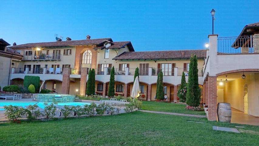 Hôtel pour 2 personnes, avec terrasse ainsi que piscine et jardin à Serralunga d'Alba - 3