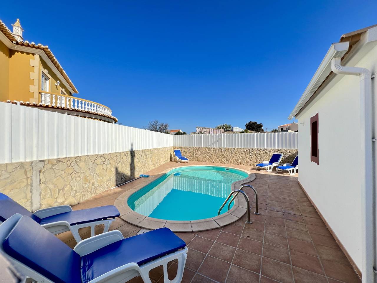 Pêra Stylish Villa With Pool in Pêra, Alcantarilha e Pêra