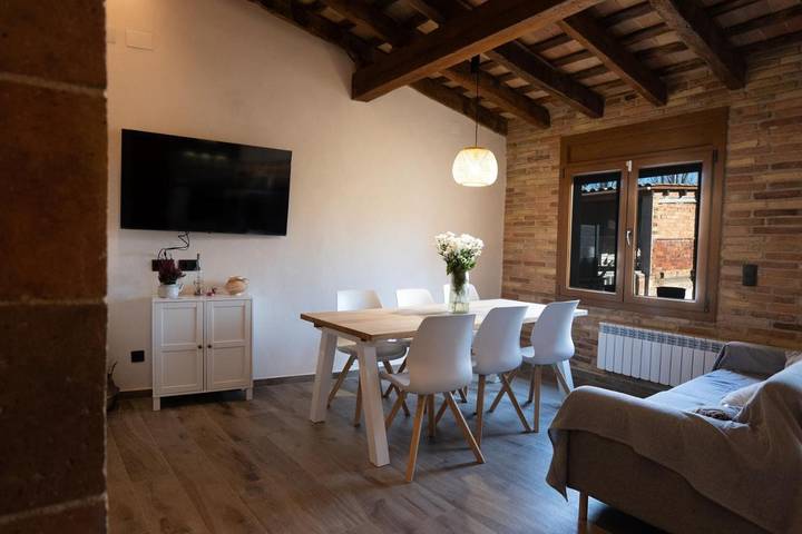 Gîte pour 8 personnes, avec vue et balcon à Vic - 2