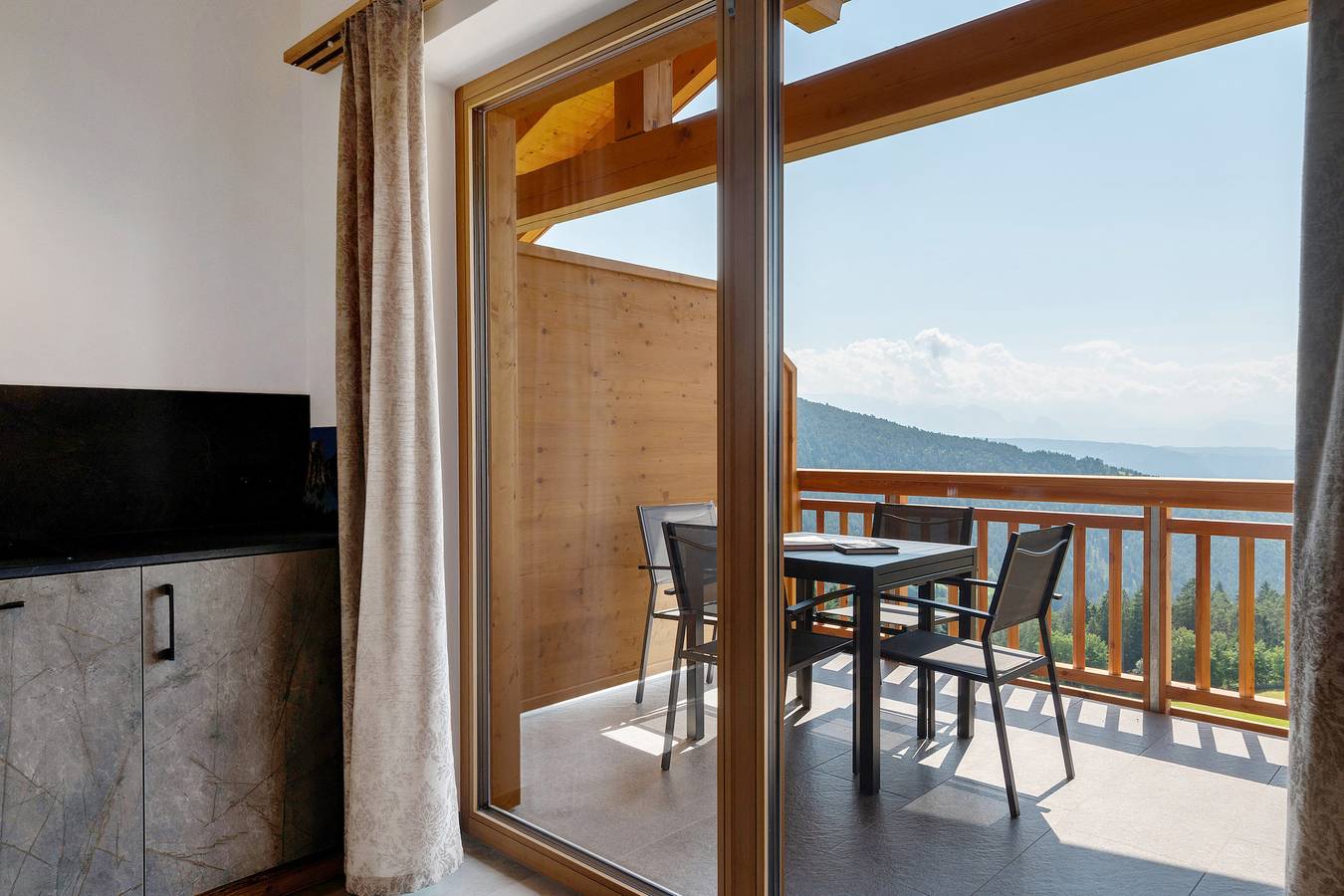 Ganze Wohnung, Ferienwohnung 'Moserhof Wohnung Lavendel' mit Bergblick, Balkon und Wlan in Jenesien, Sarntaler Alpen