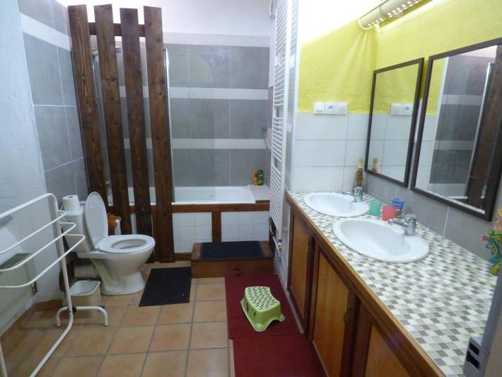 Location de vacances pour 15 personnes, avec Balcon et Terrasse ainsi que Jardin et Vue sur le lac à Réquista - 4