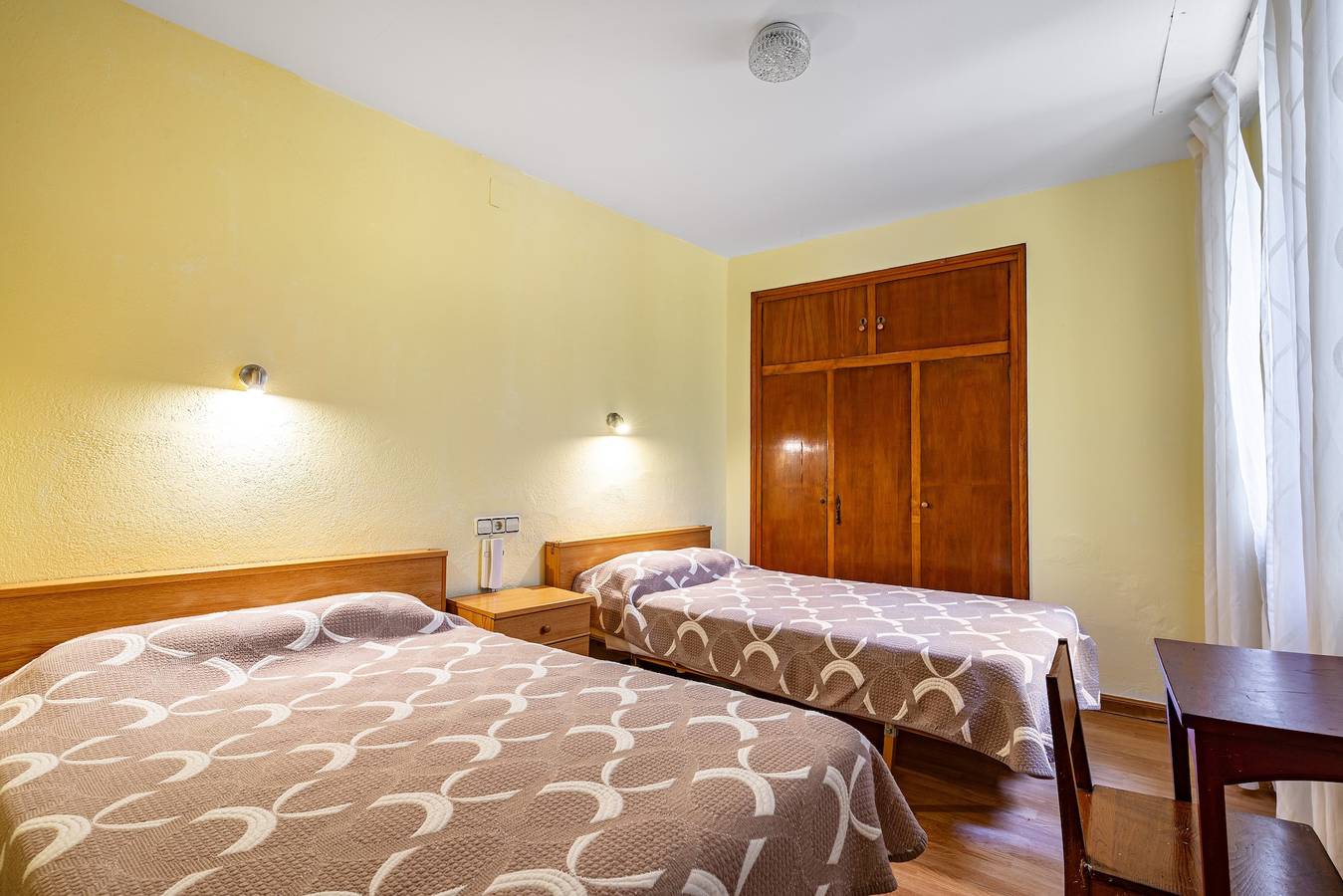 Chambre 24 Hostal Oria avec Wi-Fi in Luarca, Valdés