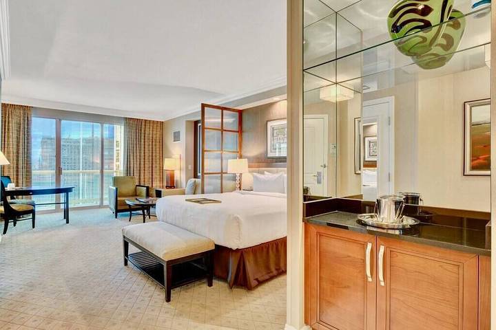 Vacation apartment for 4 people, with balcony and hot tub in Nevada