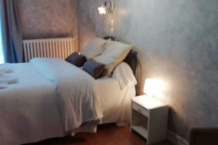 Gîte pour 4 personnes, avec piscine ainsi que jardin et balcon à Casteil - 2