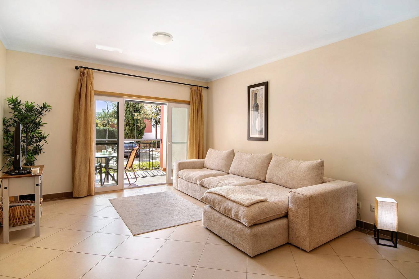 Ganze Wohnung, Ferienwohnung 'O'Pomar 150' mit Gemeinschaftspool, Balkon und Klimaanlage in Cabanas de Tavira, Conceição e Cabanas de Tavira