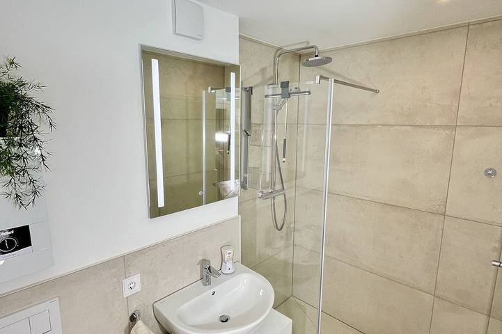Ganze Wohnung, Apartment Leo in Langenfeld (Rheinland), Kreis Mettmann