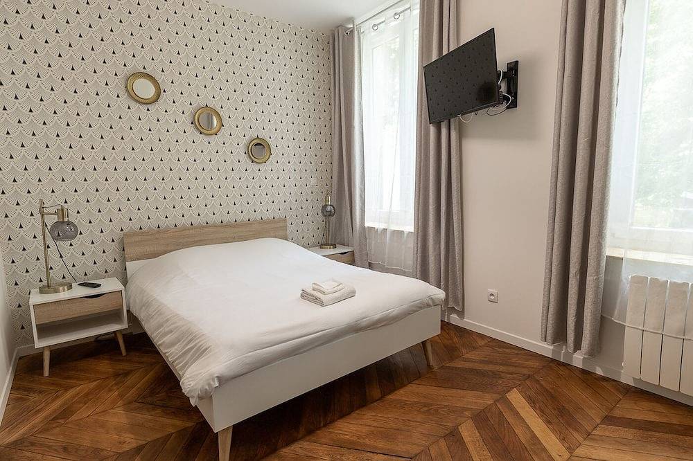 Entire apartment, Apartment-Deluxe-Ensuite-Terrace in Saint-Quentin, Aisne