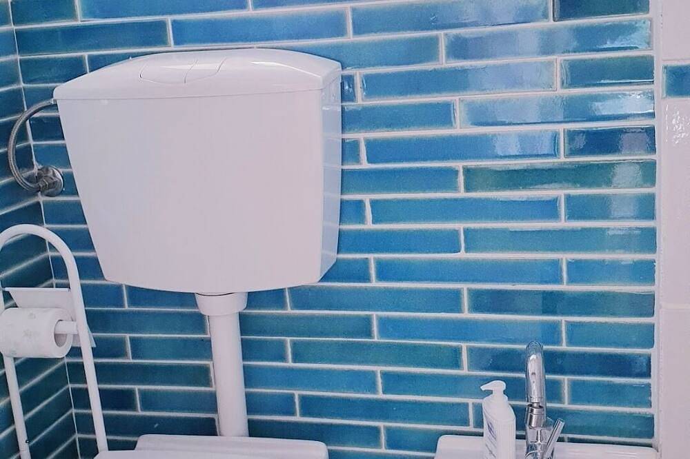 Appartement entier, Large and beautiful master bedroom with bathroom within walking distance of the sea. in Baja Sardinia, Arzachena