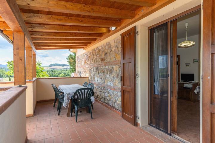 Appartamento intero, Appartamento '2' con piscina condivisa, Wi-Fi e aria condizionata in Montecatini Val di Cecina, Costa degli Etruschi